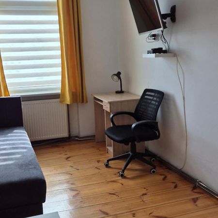 Hostel Tulip - Pokoj Jednoosobowy Nr 3 Ze Wspolna Lazienka I Kuchnia Szczecin Exterior photo