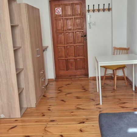 Hostel Tulip - Pokoj Jednoosobowy Nr 3 Ze Wspolna Lazienka I Kuchnia Szczecin Exterior photo
