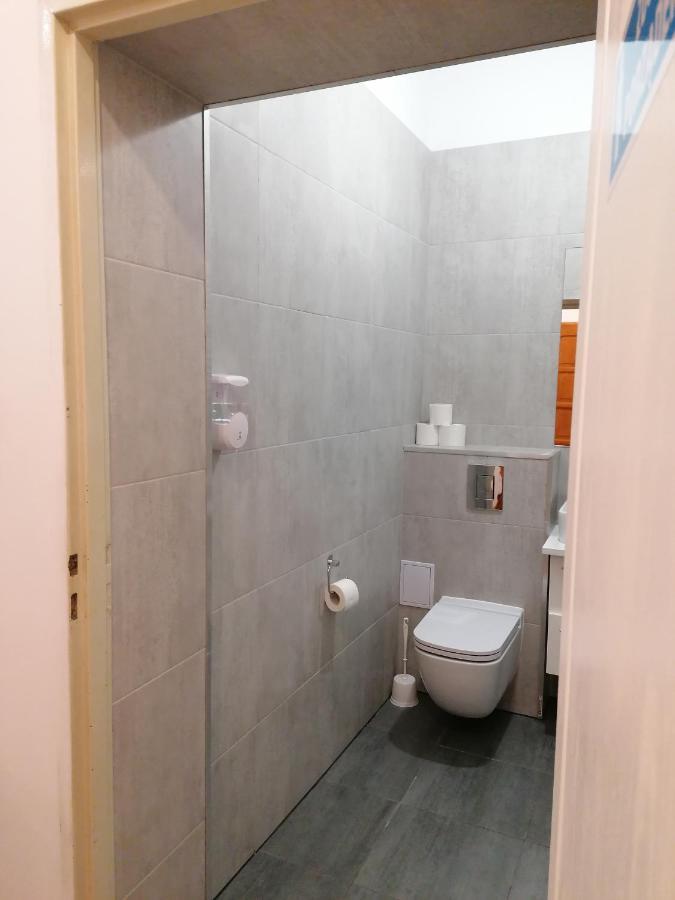 Hostel Tulip - Pokoj Jednoosobowy Nr 3 Ze Wspolna Lazienka I Kuchnia Szczecin Exterior photo