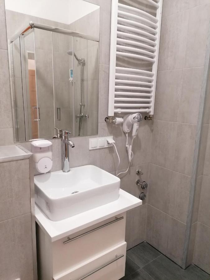 Hostel Tulip - Pokoj Jednoosobowy Nr 3 Ze Wspolna Lazienka I Kuchnia Szczecin Exterior photo